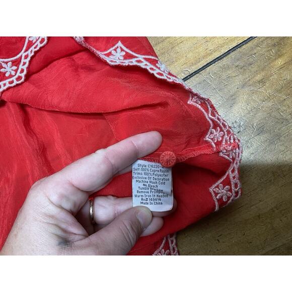 Johnny Was Lissa Embroidered Floral Peasent Tunic Top Rayon Size XS NWT - Picture 11 of 13